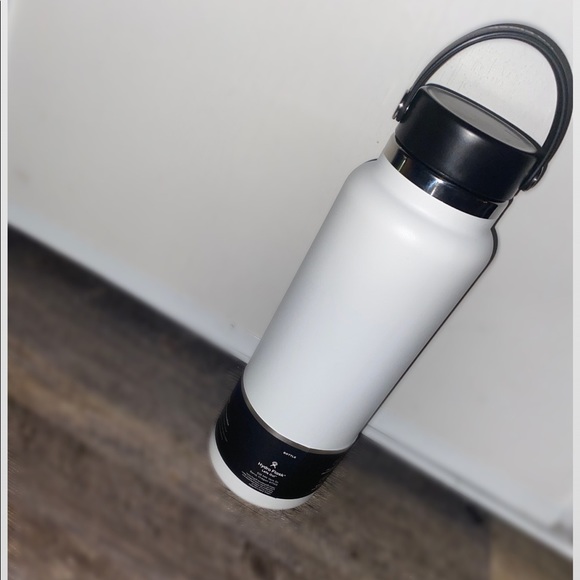 NEW Hydro Flask - Picture 2 of 3